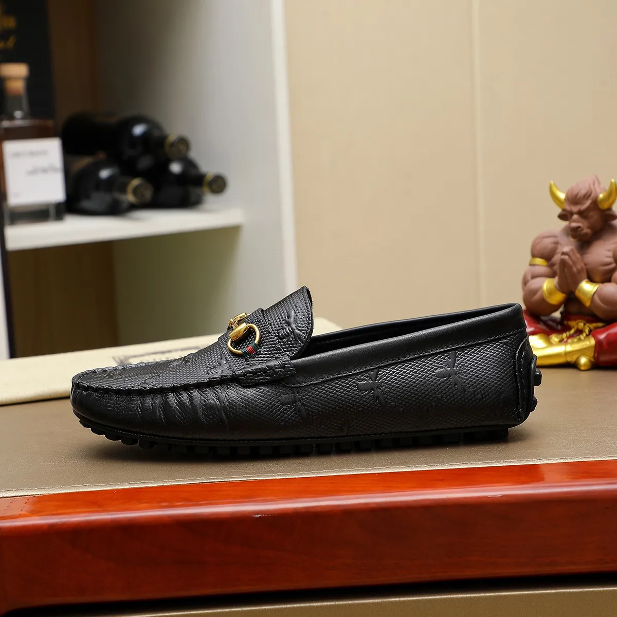 Men's shoes💰380💰🕷🕷️【 GUCCI 】Gucci's best-selling trendy men's casual slip-on shoes 🇨🇳Official website original 1:1 mold 💯Original quality, fine workmanship ☘Fashionable and versatile, perfect shape, comfortable on the feet 🍓Trendy men's recommended model, imported cowhide on the top layer 🎋High-quality pigskin lining, rubber wear-resistant and non-slip outsole, high-end atmosphere, worth owning 🍉Optional 38-44